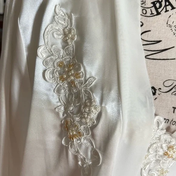 Silk satin white bridal lace night gown with robe